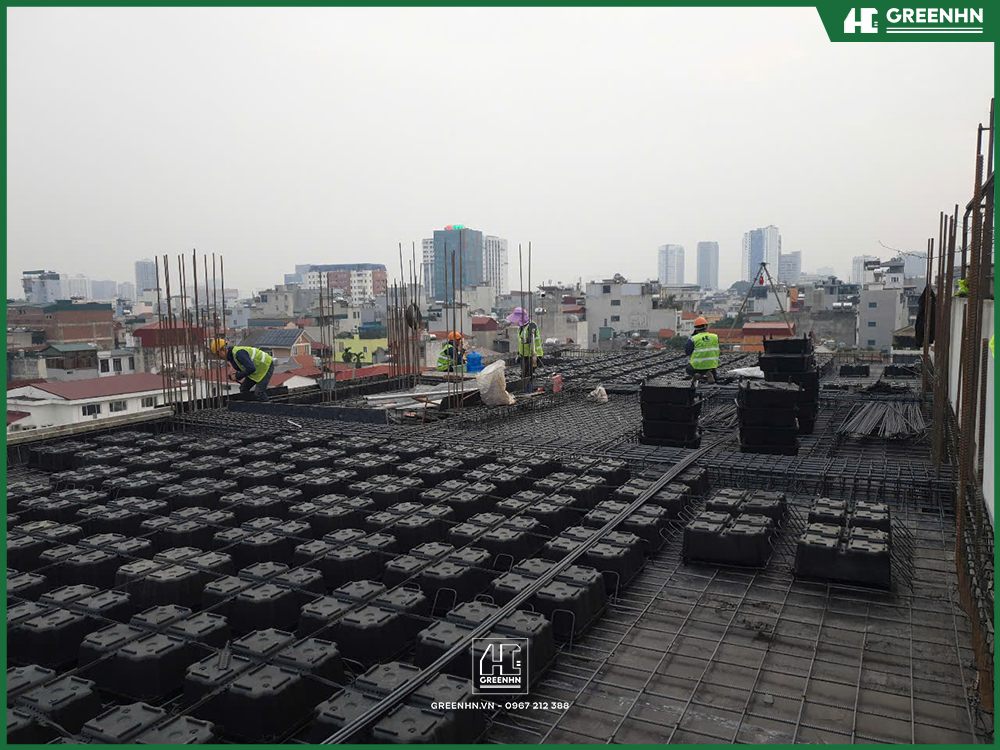 Thi c&ocirc;ng s&agrave;n phẳng kh&ocirc;ng dầm c&aacute;ch &acirc;m cho chung cư mini