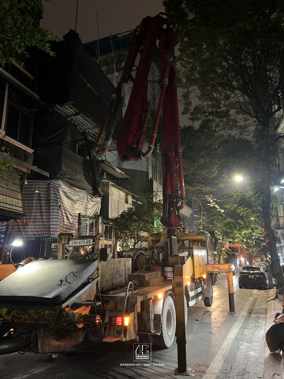 Đổ b&ecirc; t&ocirc;ng đ&ecirc;m