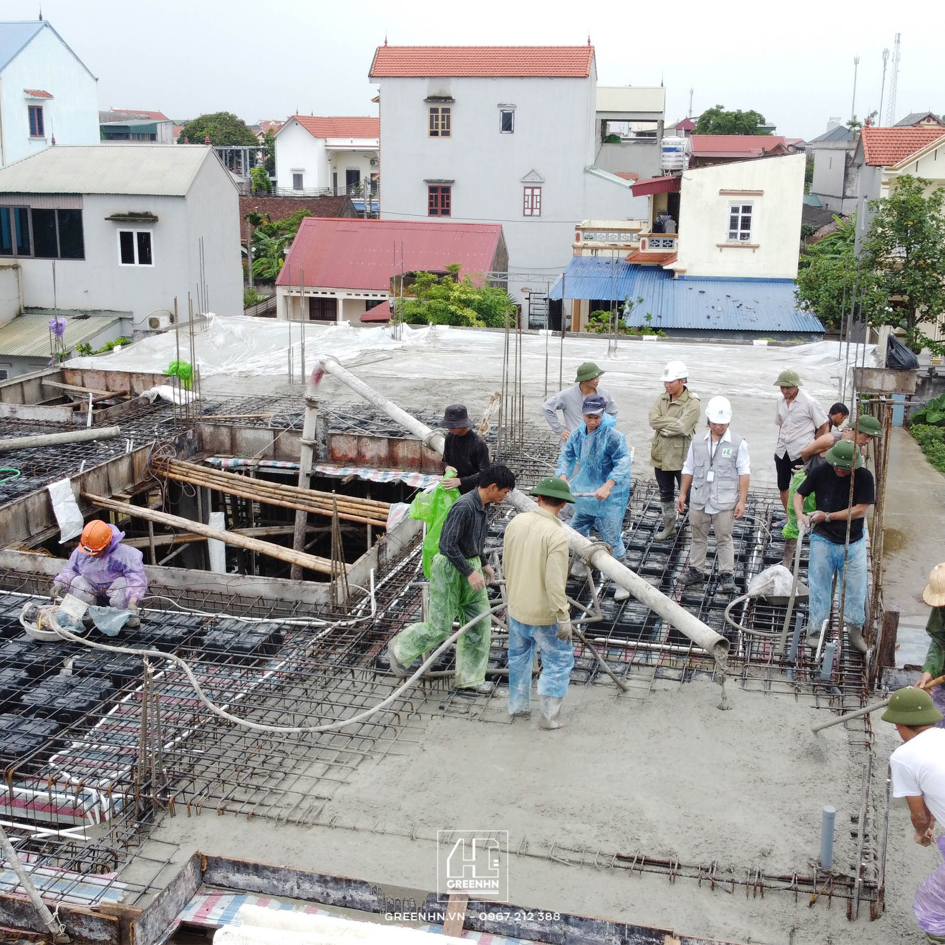Tinh thần l&agrave;m việc hăng say của thợ GreenHN tại Hưng Y&ecirc;n