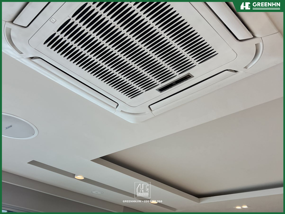 Lắp đặt thiết bị &acirc;m trần đ&ograve;i hỏi chi ph&iacute; vật tư phụ v&agrave; độ phức tạp kỹ thuật cao hơn