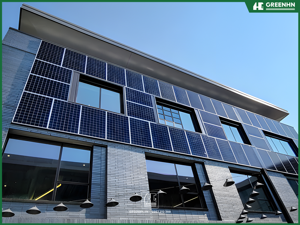 Lam k&iacute;nh kết hợp với năng lượng điện mặt trời