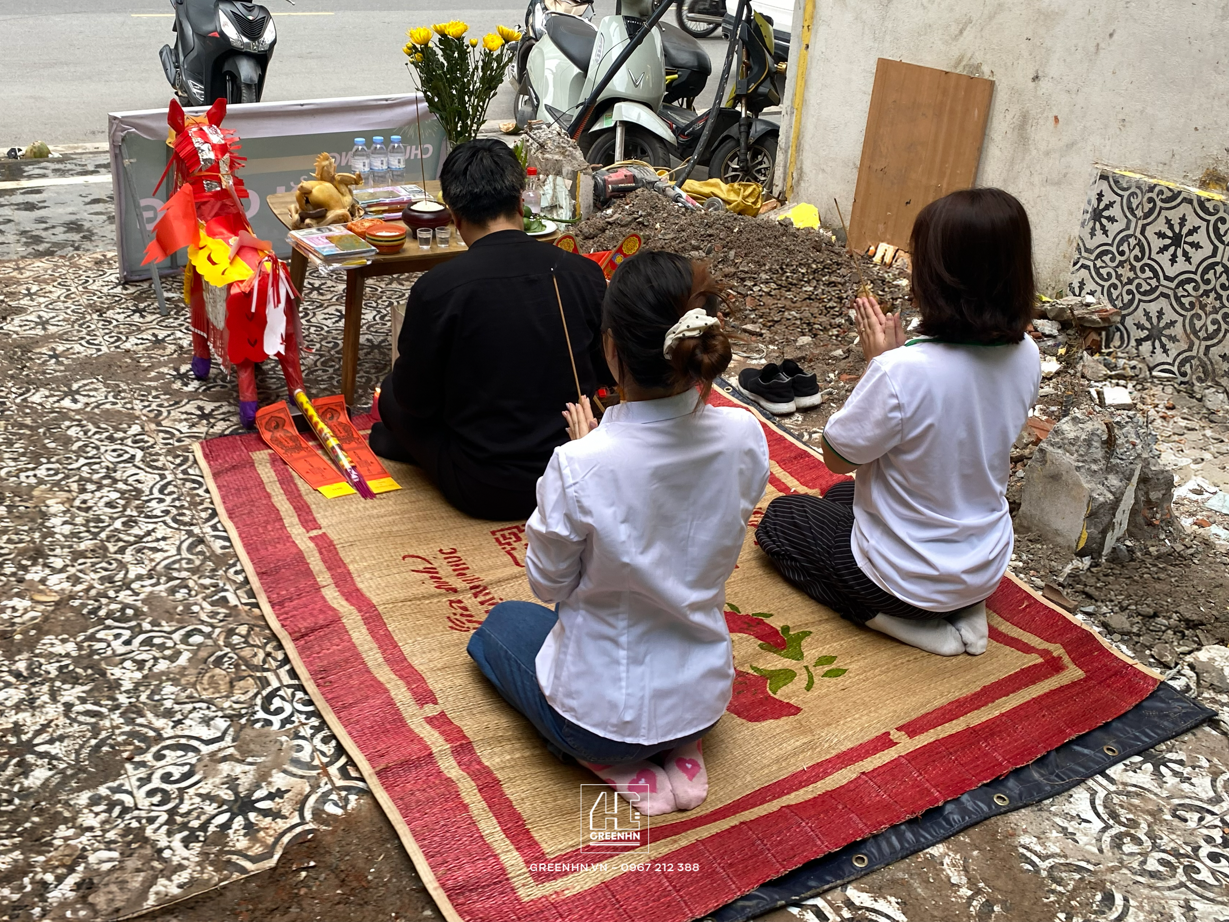 Nghi lễ động thổ nh&agrave; anh T&uacute; tại Nam Đồng H&agrave; Nội